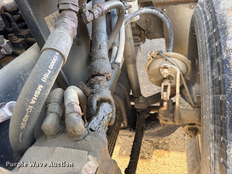 image for item ER0410 2001 Kenworth T880 flatbed truck