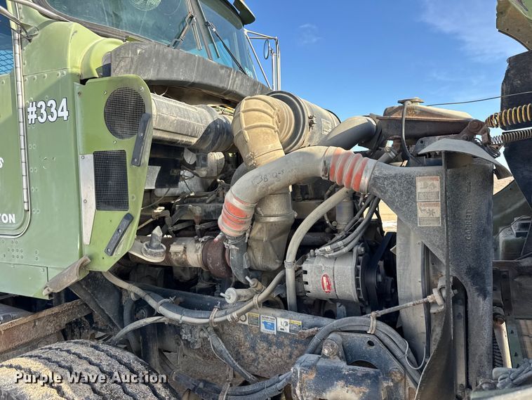 image for item ER0410 2001 Kenworth T880 flatbed truck