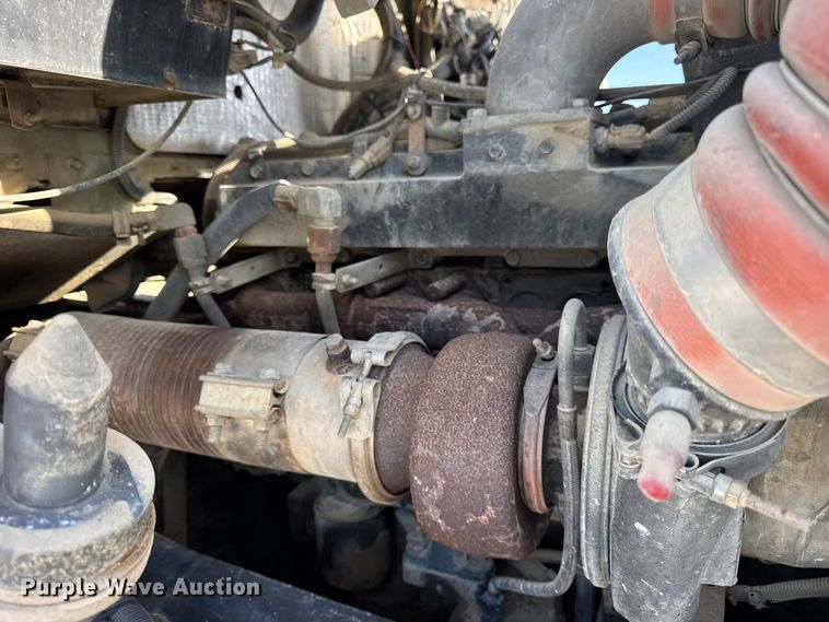 image for item ER0410 2001 Kenworth T880 flatbed truck