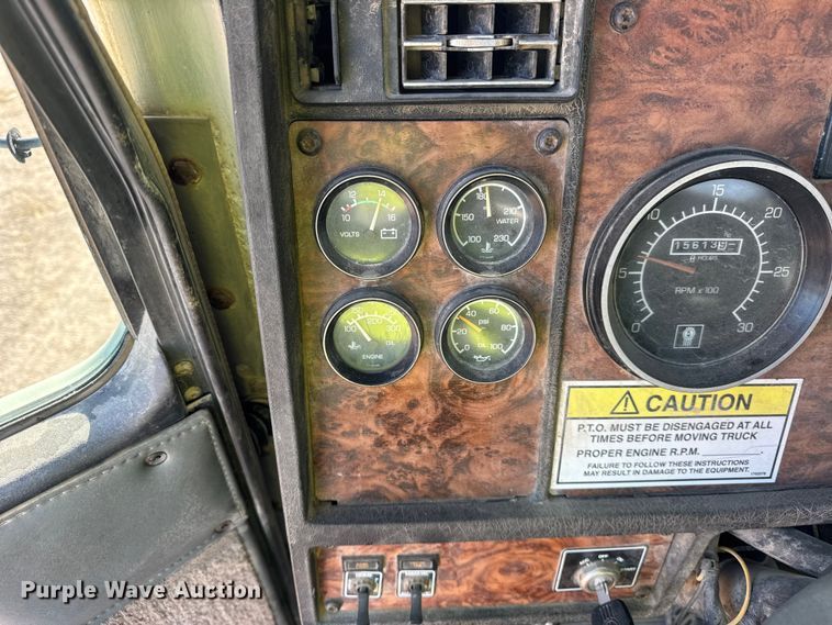 image for item ER0410 2001 Kenworth T880 flatbed truck