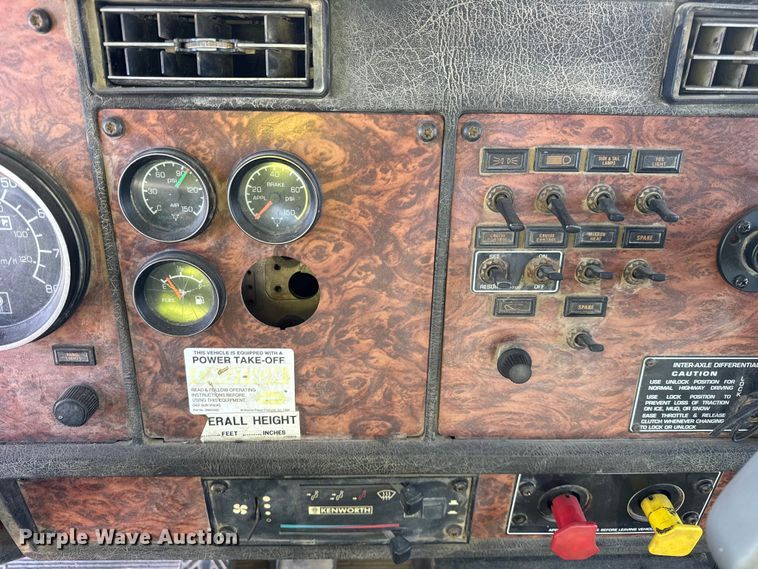 image for item ER0410 2001 Kenworth T880 flatbed truck