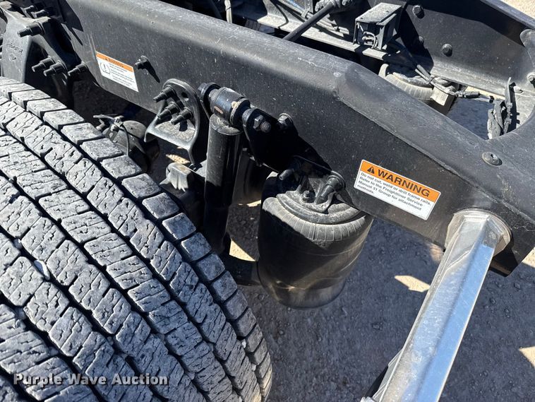 image for item ES5782 2021 Freightliner Cascadia 126 semi truck