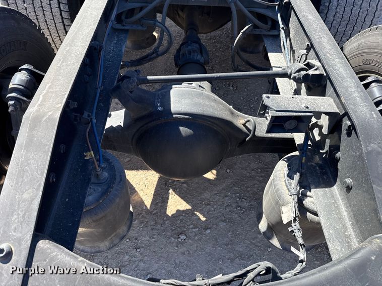 image for item ES5782 2021 Freightliner Cascadia 126 semi truck