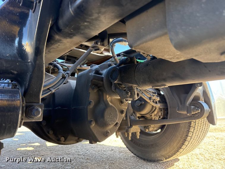 image for item ES5782 2021 Freightliner Cascadia 126 semi truck