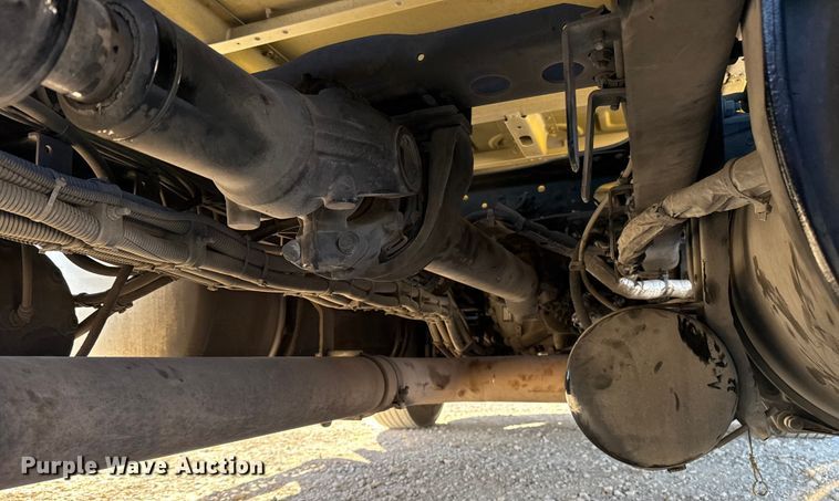 image for item ES5782 2021 Freightliner Cascadia 126 semi truck