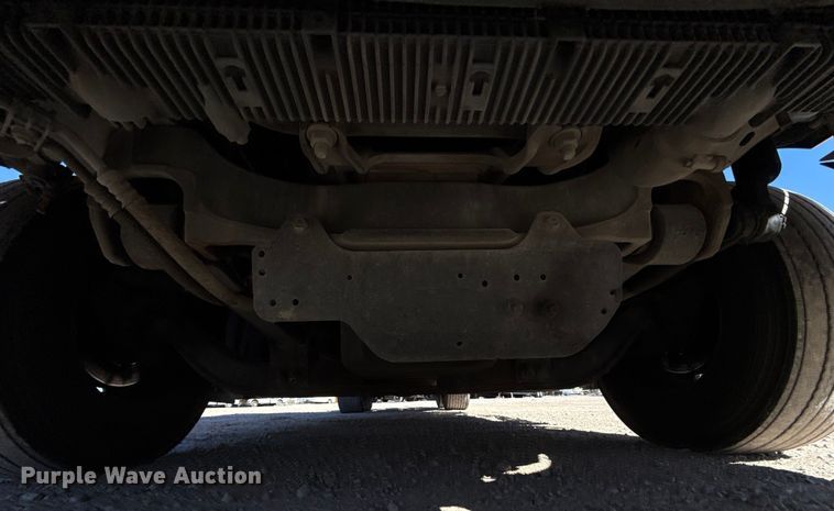 image for item ES5782 2021 Freightliner Cascadia 126 semi truck