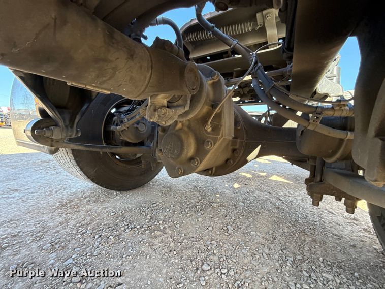 image for item ES5782 2021 Freightliner Cascadia 126 semi truck