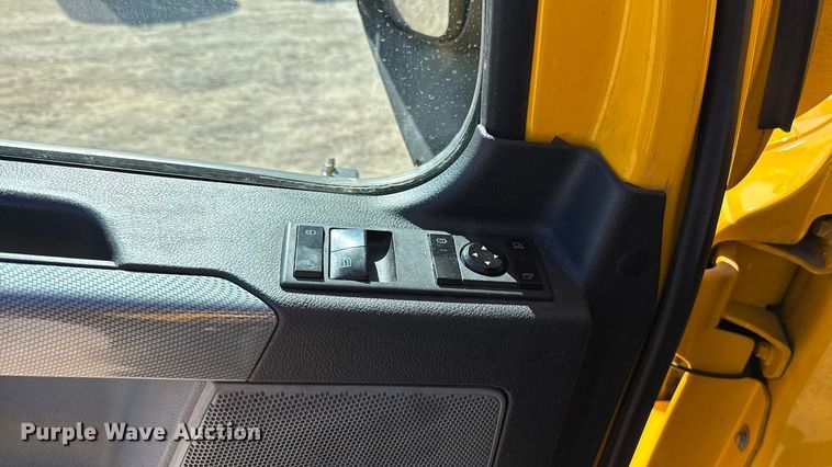 image for item ES5782 2021 Freightliner Cascadia 126 semi truck