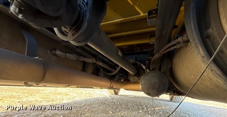 image for item ES5783 2021 Freightliner Cascadia 126 semi truck