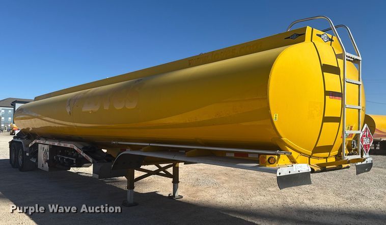 image for item ES5785 2010 Beall BAST-97-3-DC tank trailer