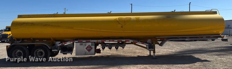 image for item ES5785 2010 Beall BAST-97-3-DC tank trailer