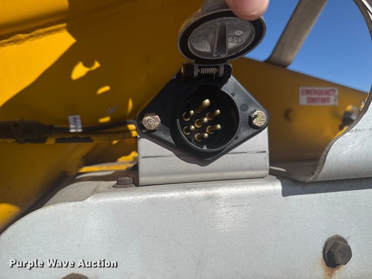 image for item ES5785 2010 Beall BAST-97-3-DC tank trailer