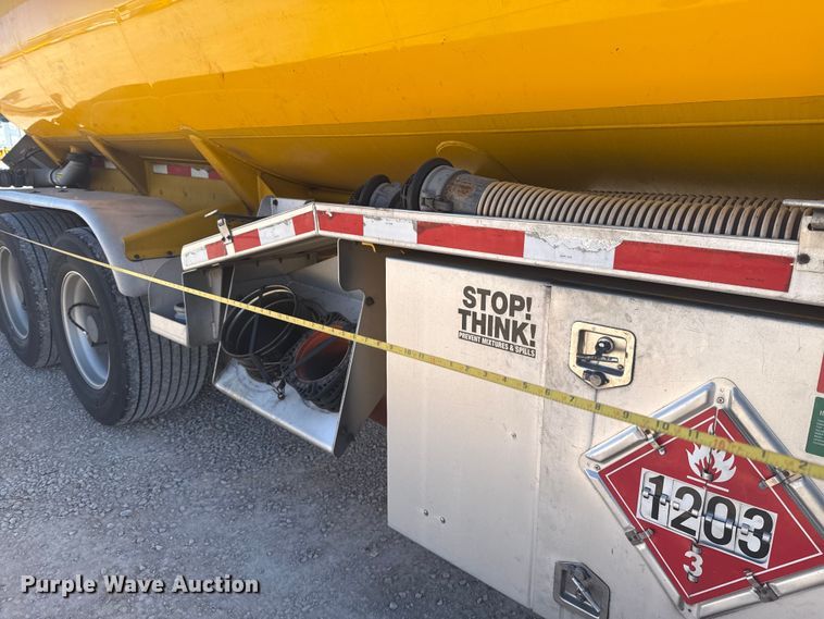 image for item ES5785 2010 Beall BAST-97-3-DC tank trailer