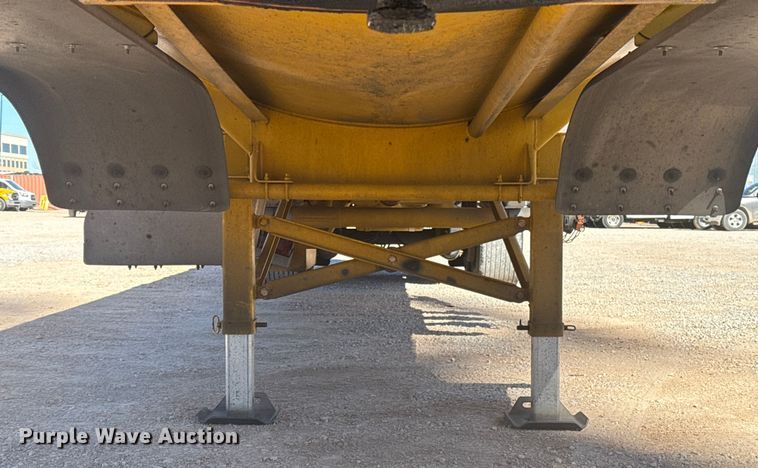 image for item ES5785 2010 Beall BAST-97-3-DC tank trailer