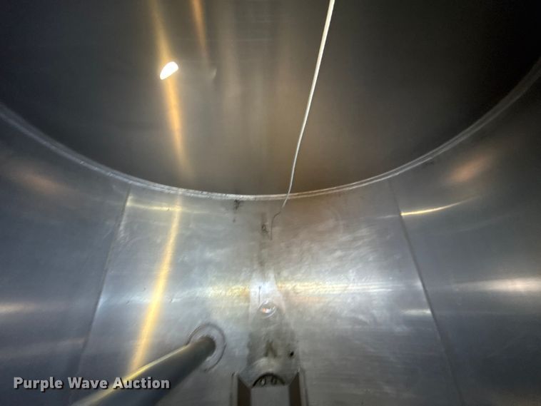 image for item ES5785 2010 Beall BAST-97-3-DC tank trailer