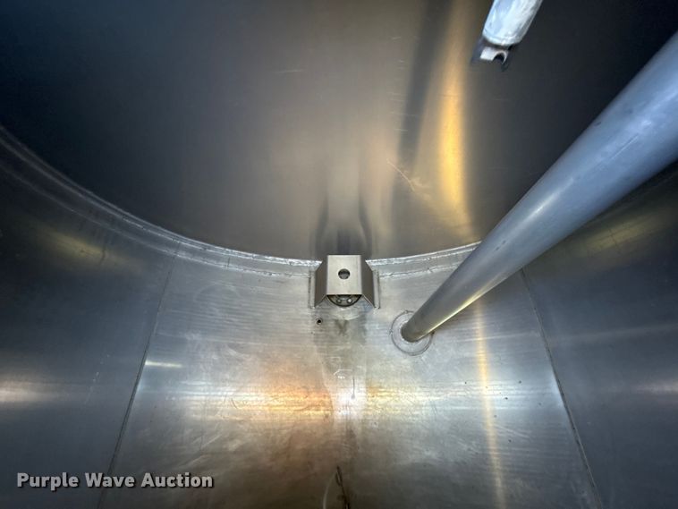 image for item ES5785 2010 Beall BAST-97-3-DC tank trailer