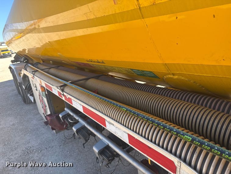 image for item ES5785 2010 Beall BAST-97-3-DC tank trailer