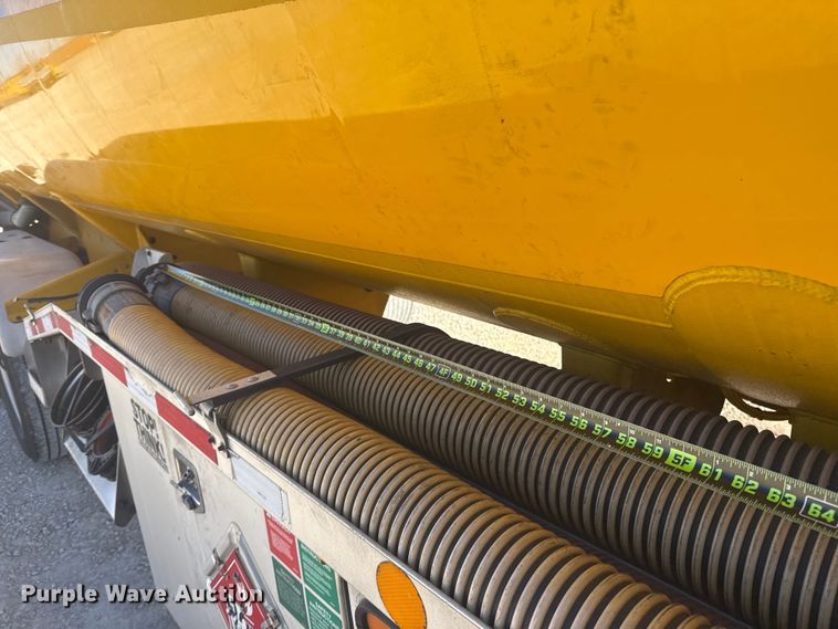 image for item ES5785 2010 Beall BAST-97-3-DC tank trailer