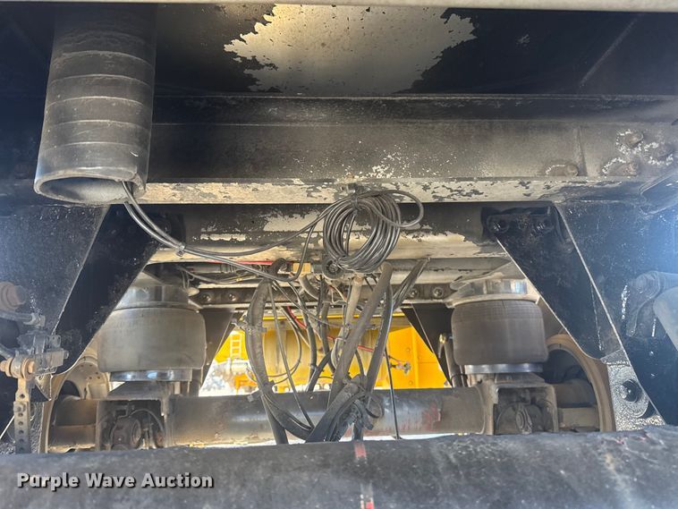 image for item ES5785 2010 Beall BAST-97-3-DC tank trailer