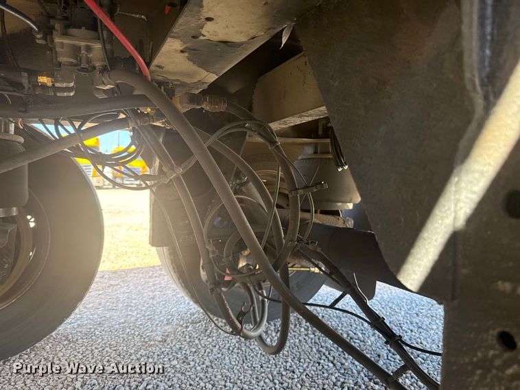 image for item ES5785 2010 Beall BAST-97-3-DC tank trailer