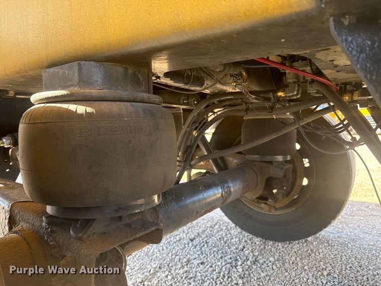 image for item ES5785 2010 Beall BAST-97-3-DC tank trailer