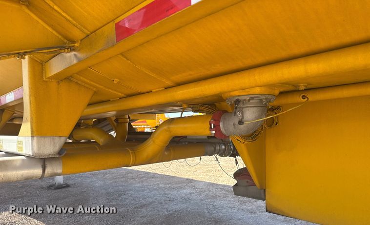 image for item ES5785 2010 Beall BAST-97-3-DC tank trailer