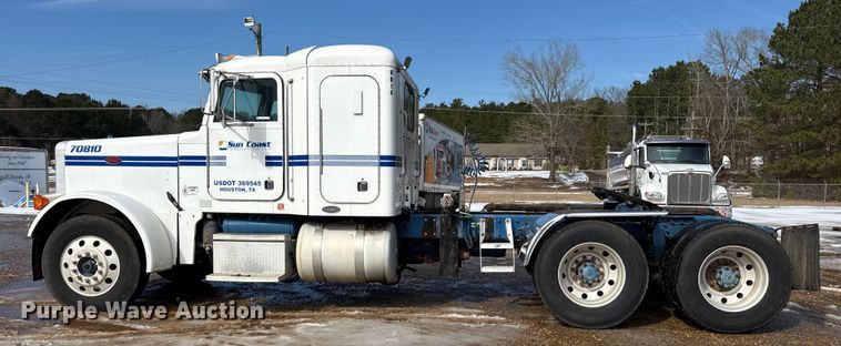 image for item ES8539 2001 Peterbilt 379 semi truck