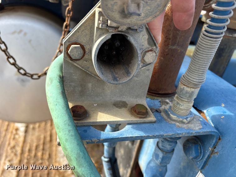 image for item ES8539 2001 Peterbilt 379 semi truck