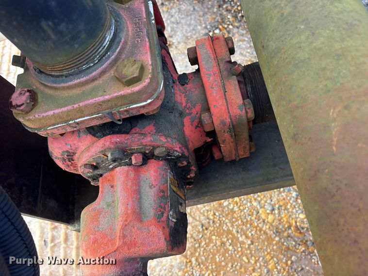 image for item ES8539 2001 Peterbilt 379 semi truck