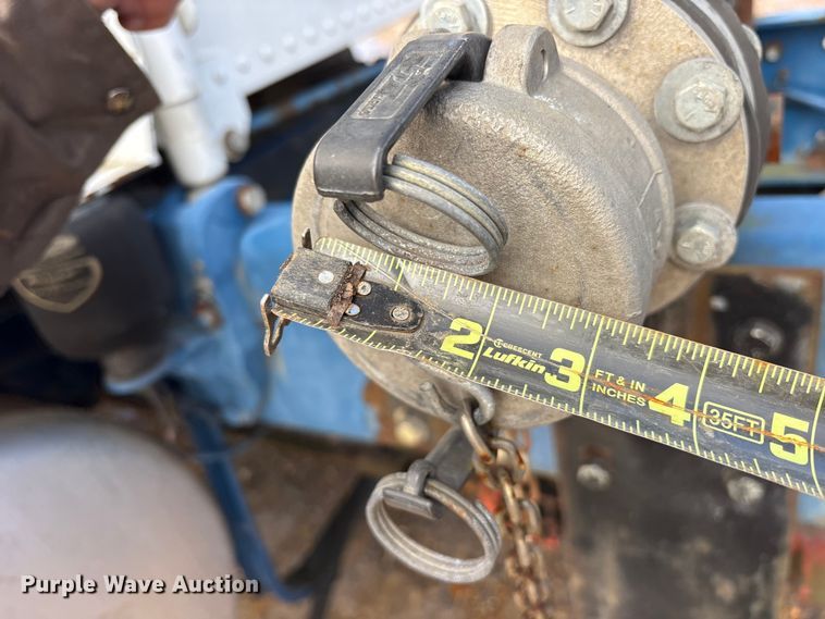 image for item ES8539 2001 Peterbilt 379 semi truck