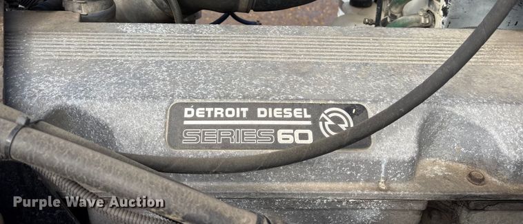 image for item ES8539 2001 Peterbilt 379 semi truck