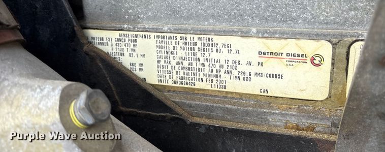 image for item ES8539 2001 Peterbilt 379 semi truck