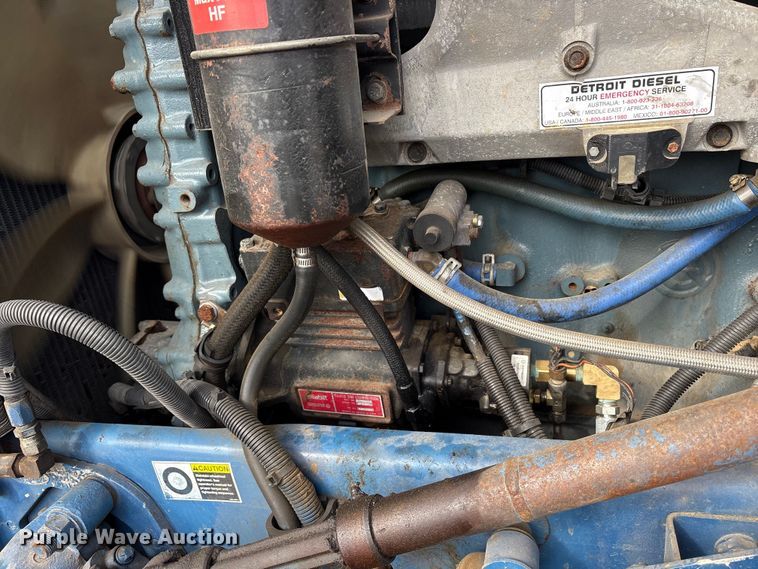 image for item ES8539 2001 Peterbilt 379 semi truck