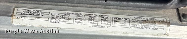 image for item ES8539 2001 Peterbilt 379 semi truck