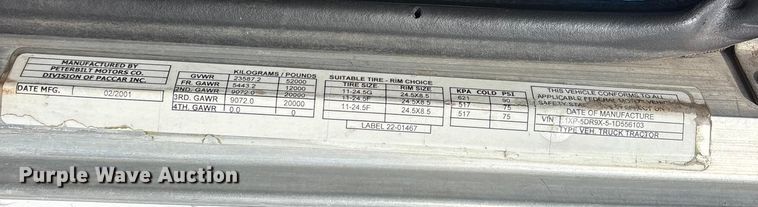 image for item ES8539 2001 Peterbilt 379 semi truck