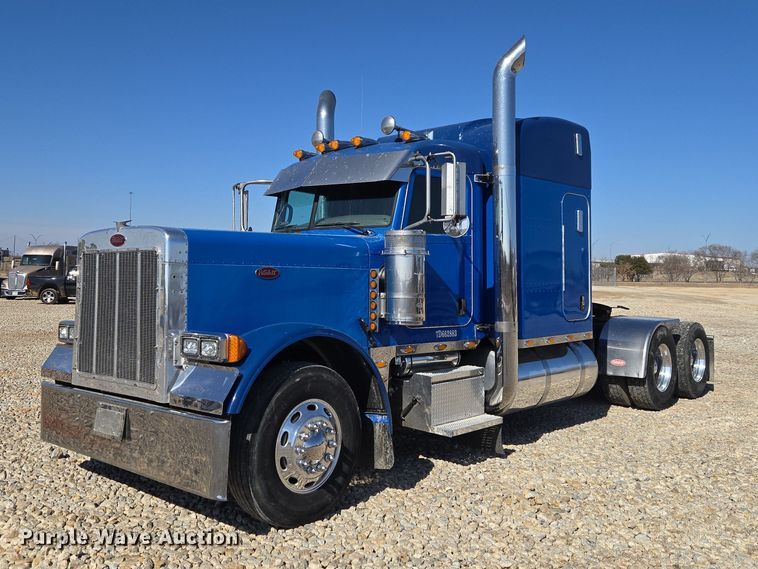 image for item ET1246 2007 Peterbilt 379 semi truck