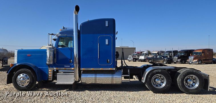 image for item ET1246 2007 Peterbilt 379 semi truck