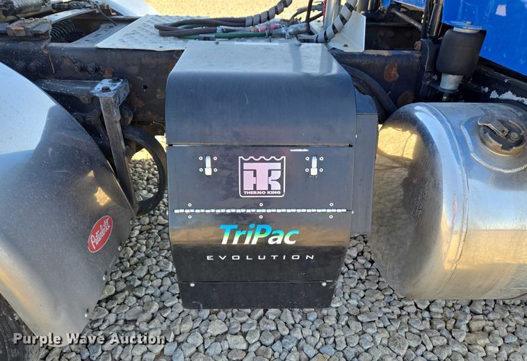 image for item ET1246 2007 Peterbilt 379 semi truck