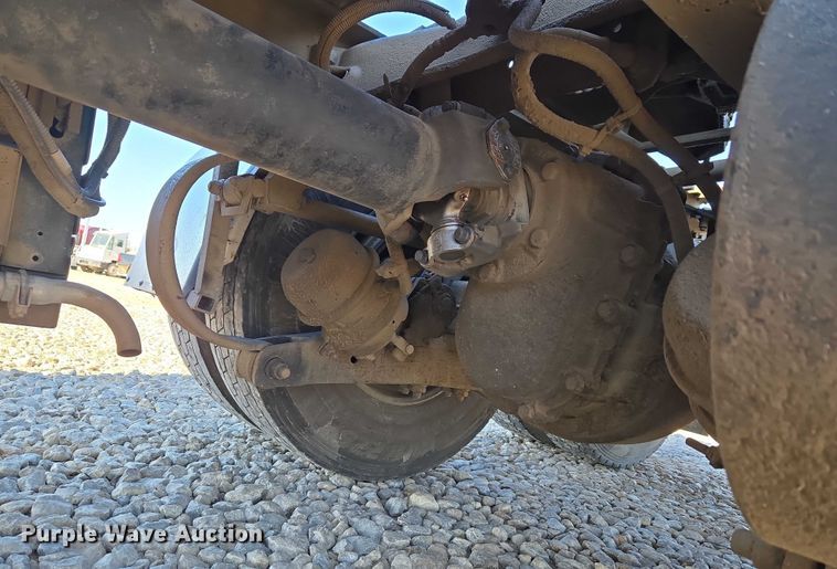 image for item ET1246 2007 Peterbilt 379 semi truck