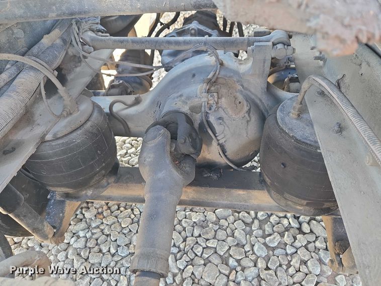 image for item ET1246 2007 Peterbilt 379 semi truck