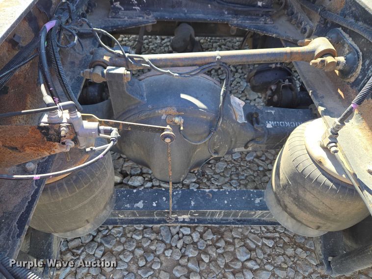 image for item ET1246 2007 Peterbilt 379 semi truck