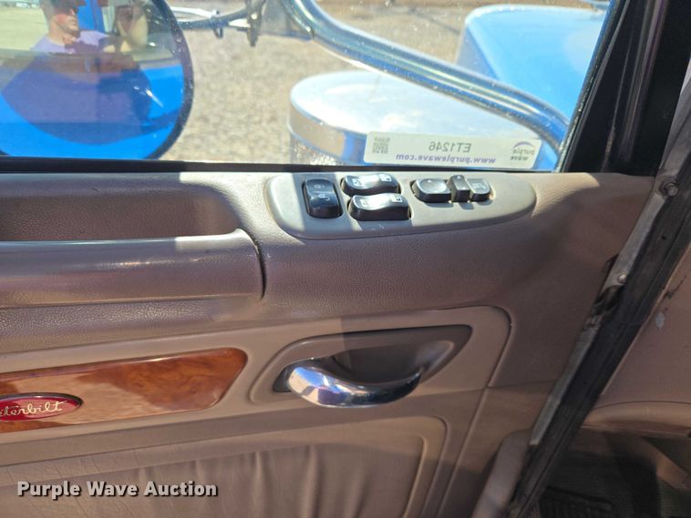 image for item ET1246 2007 Peterbilt 379 semi truck