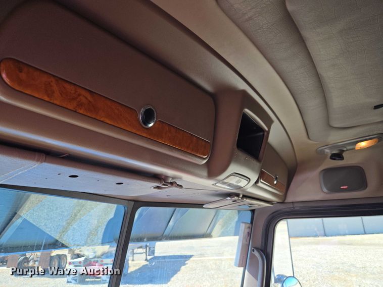 image for item ET1246 2007 Peterbilt 379 semi truck