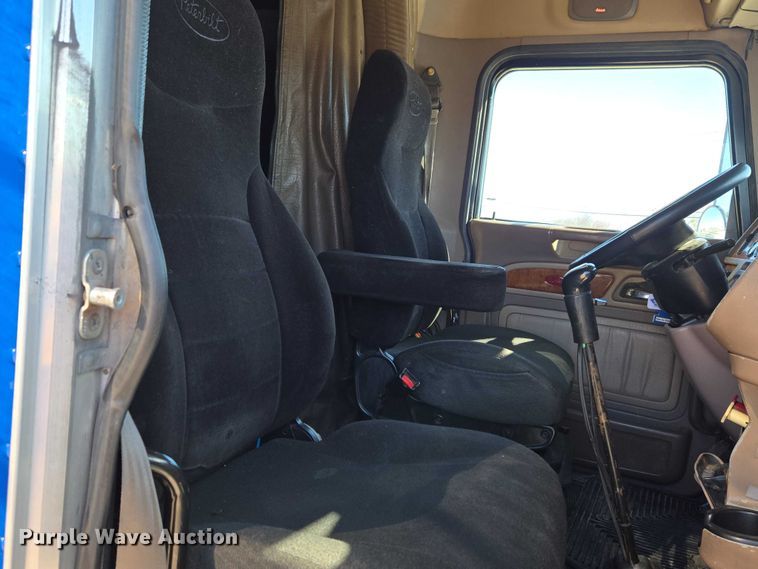 image for item ET1246 2007 Peterbilt 379 semi truck