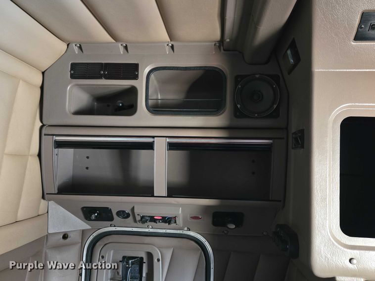 image for item ET1246 2007 Peterbilt 379 semi truck