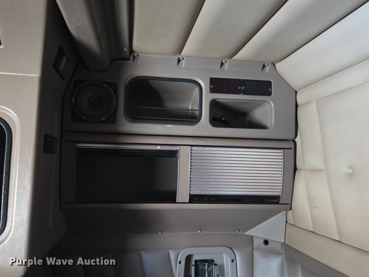 image for item ET1246 2007 Peterbilt 379 semi truck