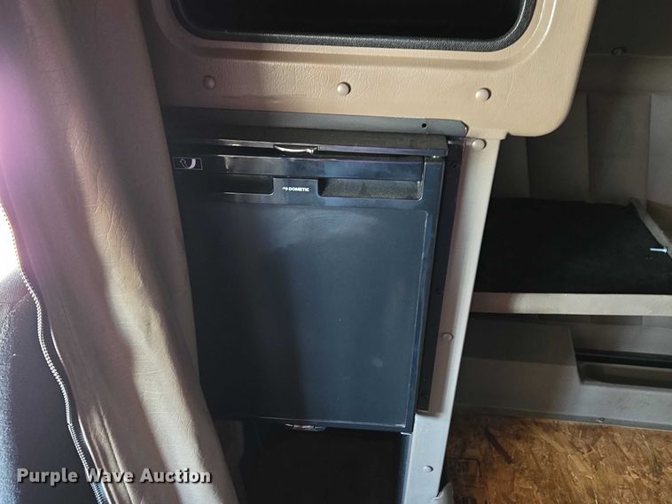 image for item ET1246 2007 Peterbilt 379 semi truck