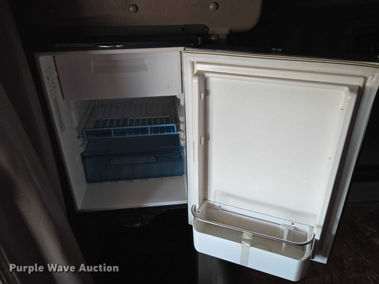 image for item ET1246 2007 Peterbilt 379 semi truck