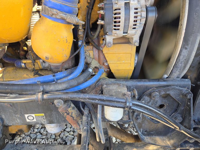 image for item ET1246 2007 Peterbilt 379 semi truck