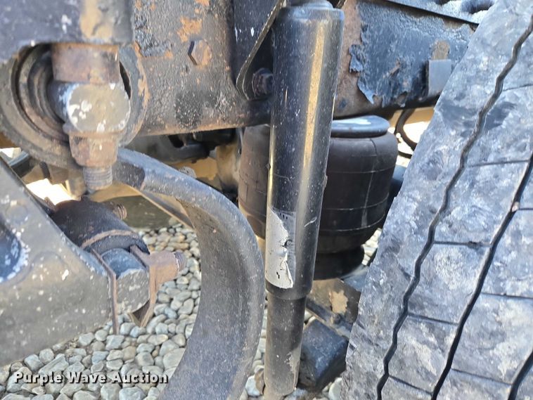 image for item ET1246 2007 Peterbilt 379 semi truck